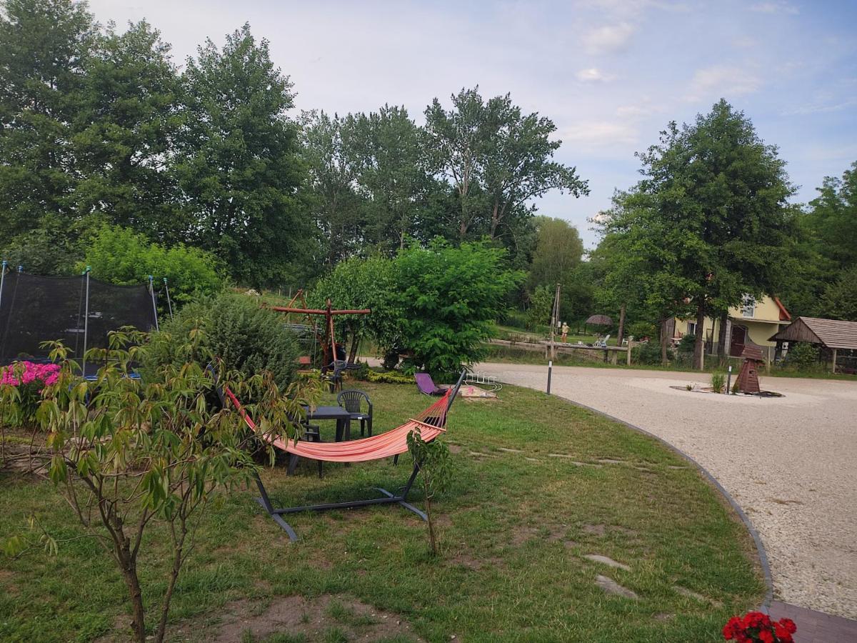 Villa Agrowczasy Nad Stawem Gartatowice Esterno foto